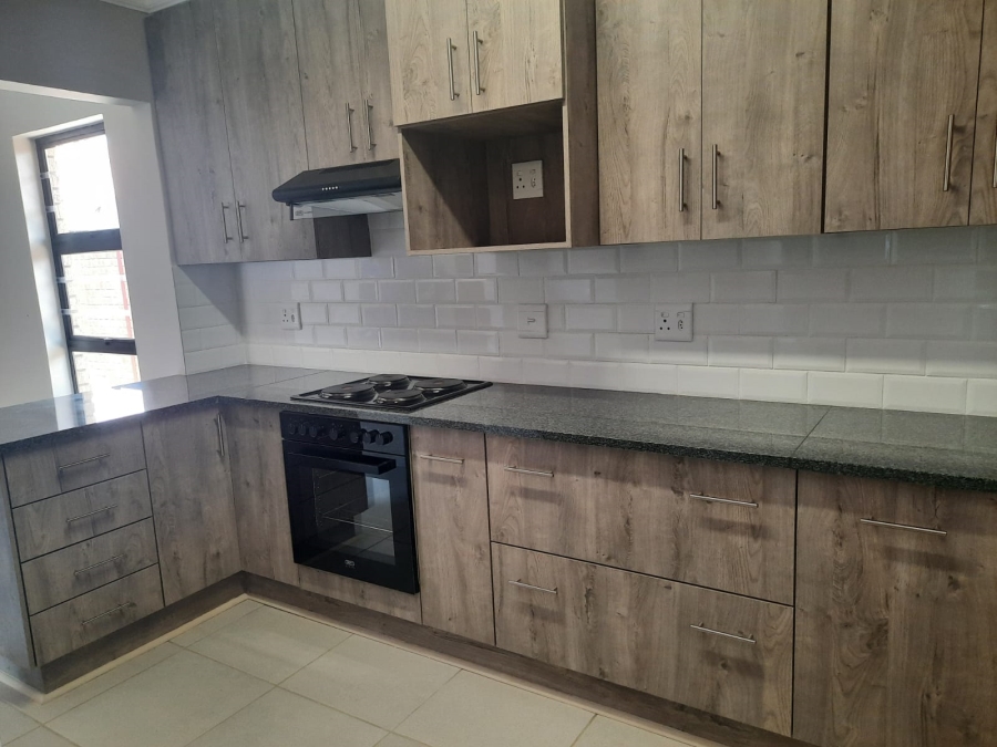 To Let 3 Bedroom Property for Rent in Langenhovenpark Free State